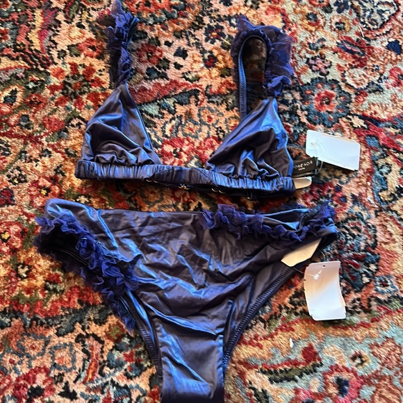 More noir baby blue ruffle bikini - Picture 3 of 8